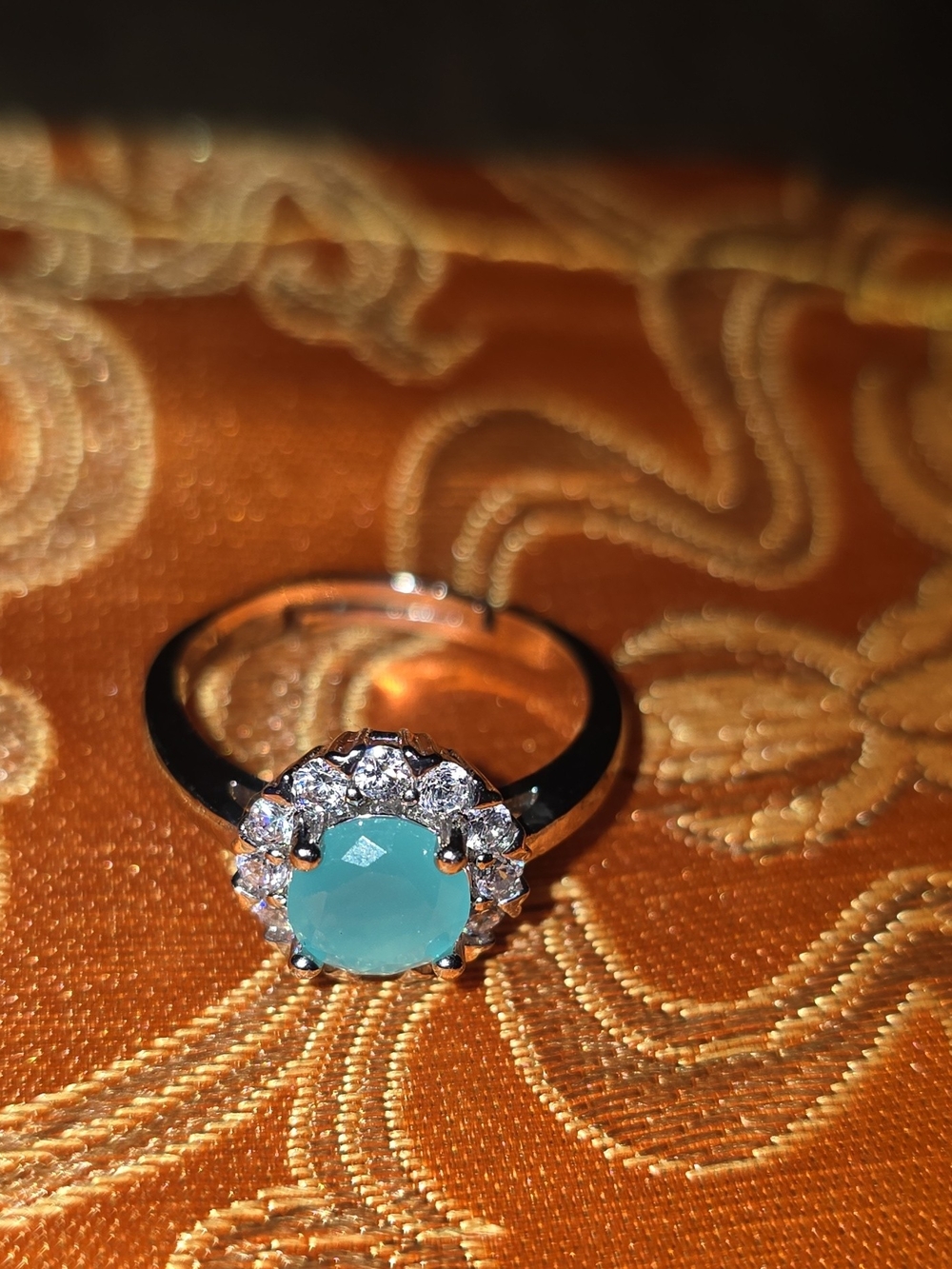 ✨ NWOT Silver Tone Light Blue Rhinestone Halo Adjustable Statement Ring ✨
